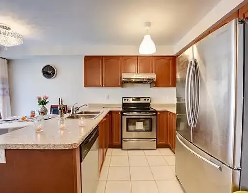3 bed, 3.0 bath, $2,550 — Photo 3