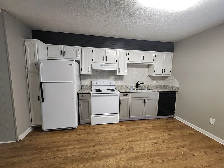 1495 Autumn Ave #8 — Photo 4