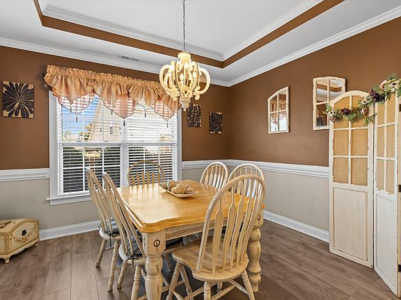 4th image of 705 Silk Tree Trce
