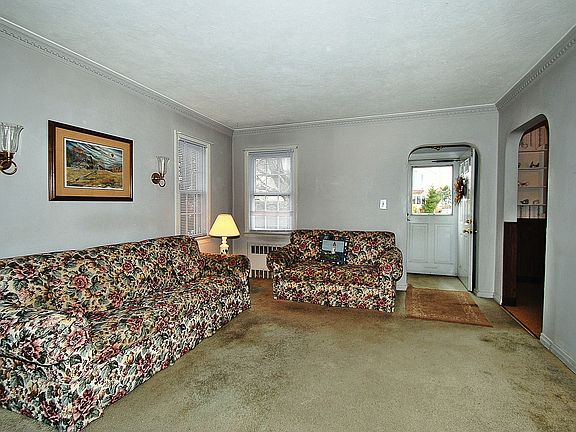4th image of 8111 Commonwealth Blvd