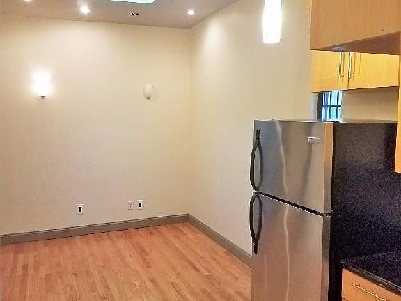 4th image of 1250 Dekalb Ave