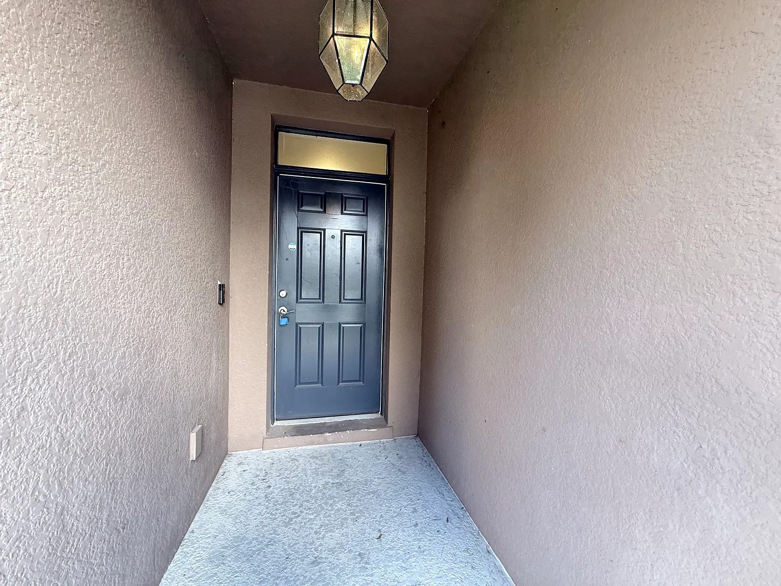 4 bed, 1918 sqft, $2,200 — Photo 3