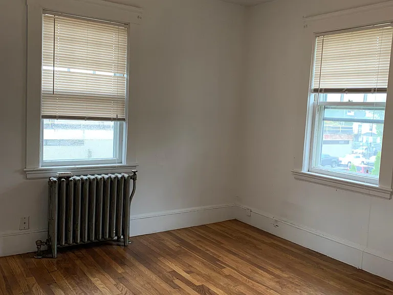 8 Gilmore St #1 — Photo 4
