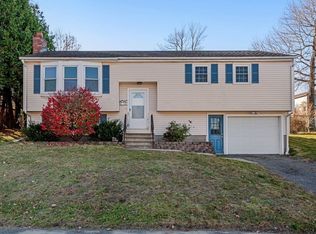 29 Green Farms Rd, Worcester, MA 01605