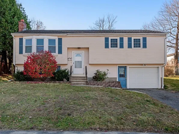 29 Green Farms Rd, Worcester, MA 01605