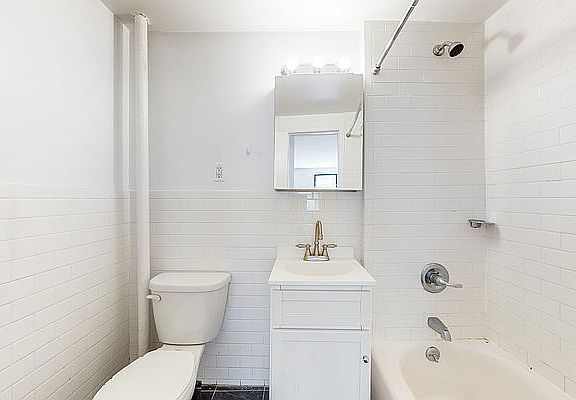 3rd image of 947 1st Ave APT 6