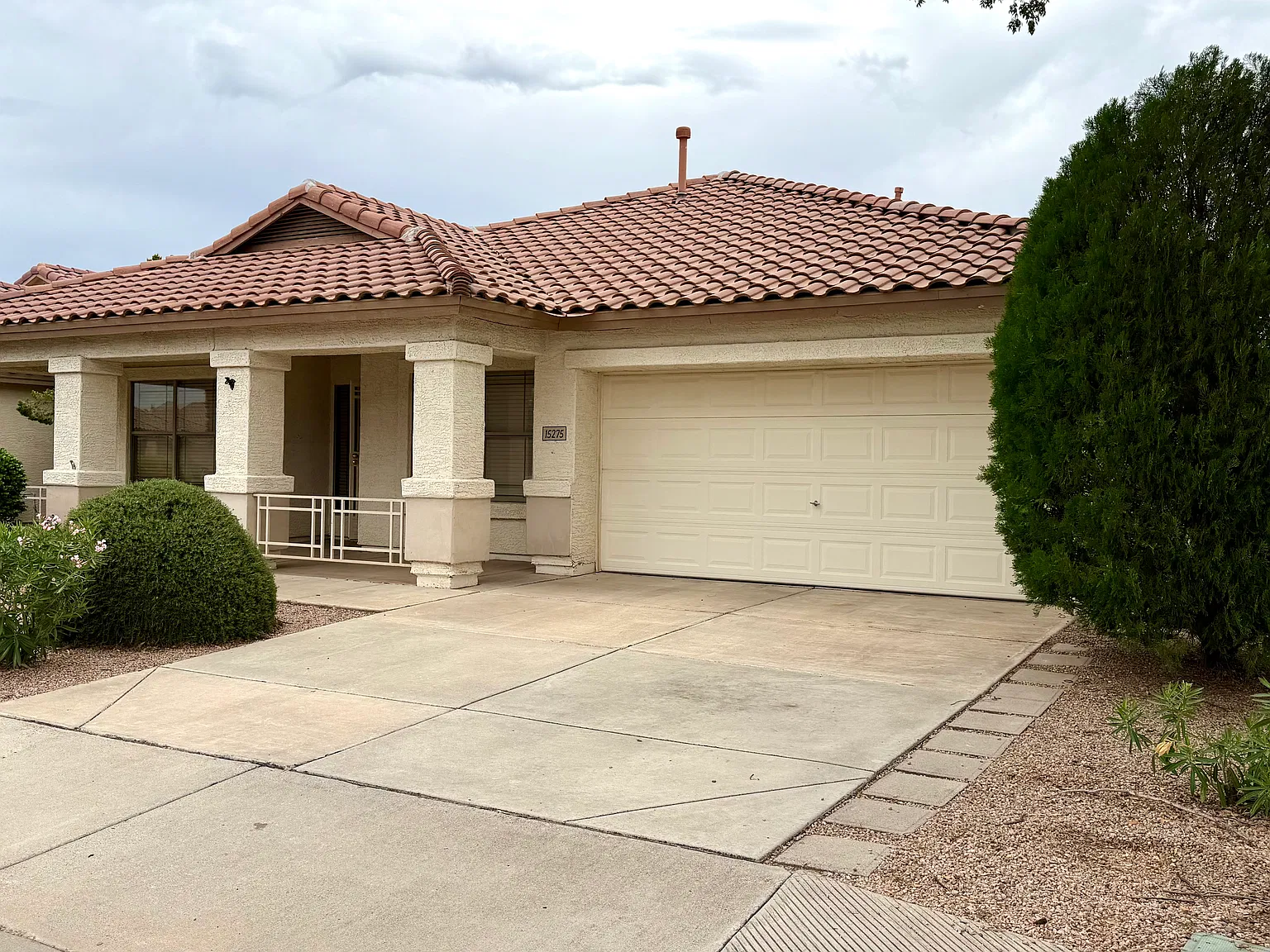 15275 W Tad Ln — Photo 1