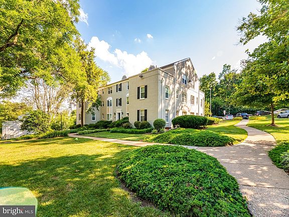 4th image of 806 S Arlington Mill Dr #10302