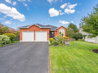 32 Stanley St, Barrie, ON L4M6V6
