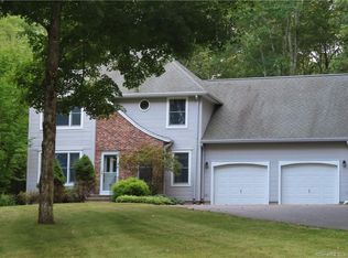 20 Daisy Hill Rd, Oakdale, CT 06370