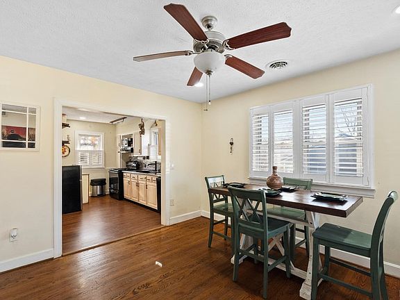 5th image of 1811 Sunset Dr
