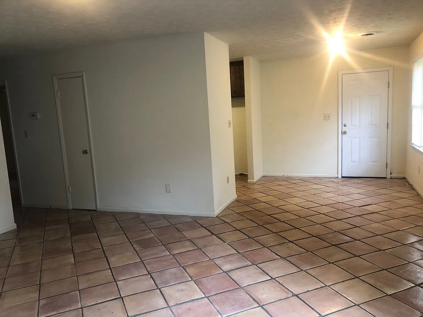 2 Bedroom Duplex in Boulevard! — Photo 4