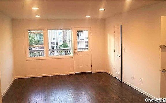 4th image of 442 E Broadway #4UR