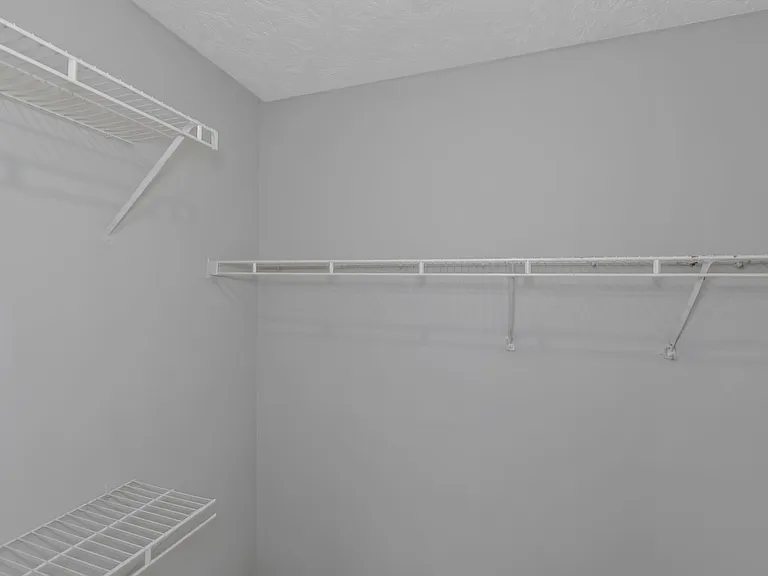 401 Edgewood Dr — Photo 22