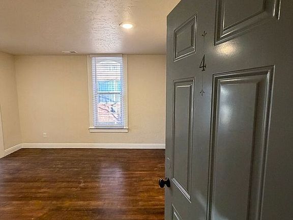 5th image of 1021 N Ogden St #4