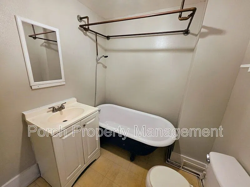 1 bed, 1.0 bath, 343 sqft, $950 — Photo 3