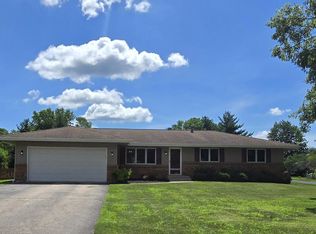 12075 Blue Spruce Dr, Roscoe, IL 61073