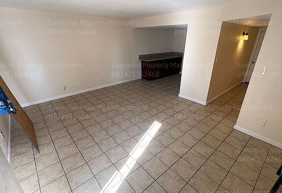 3rd image of 618 8th St #L