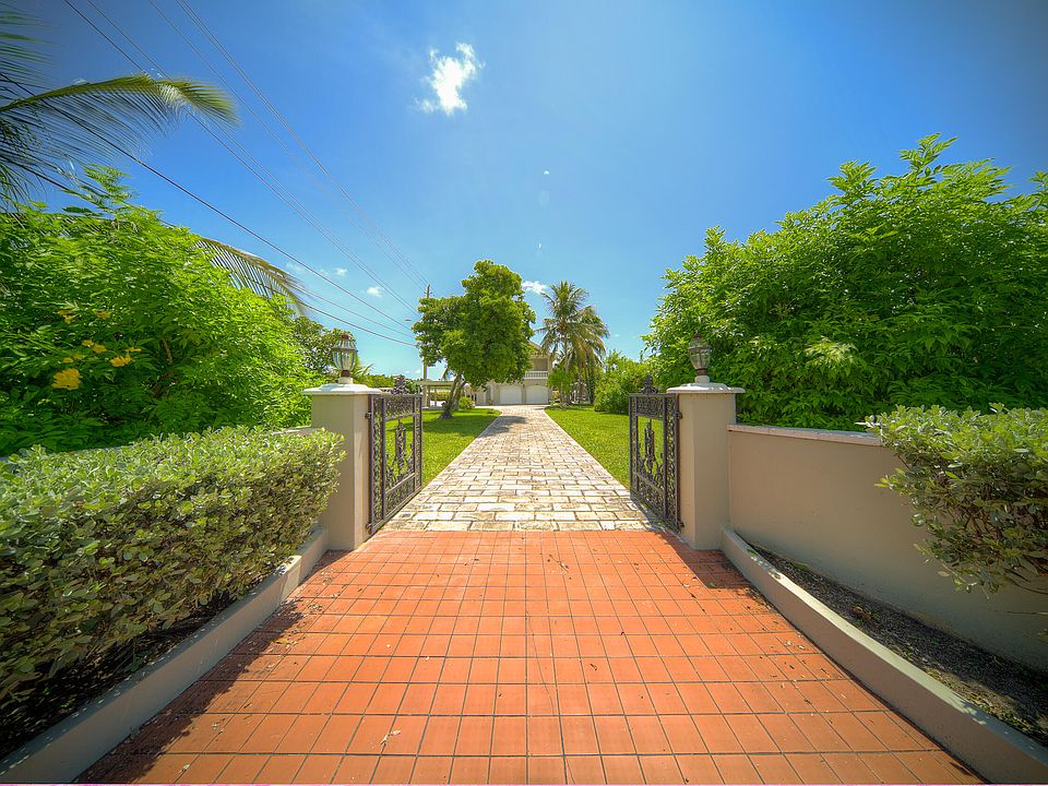 1st image of 1512 S Roosevelt Blvd
