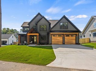 208 Forest Park Dr, Simpsonville, SC 29681