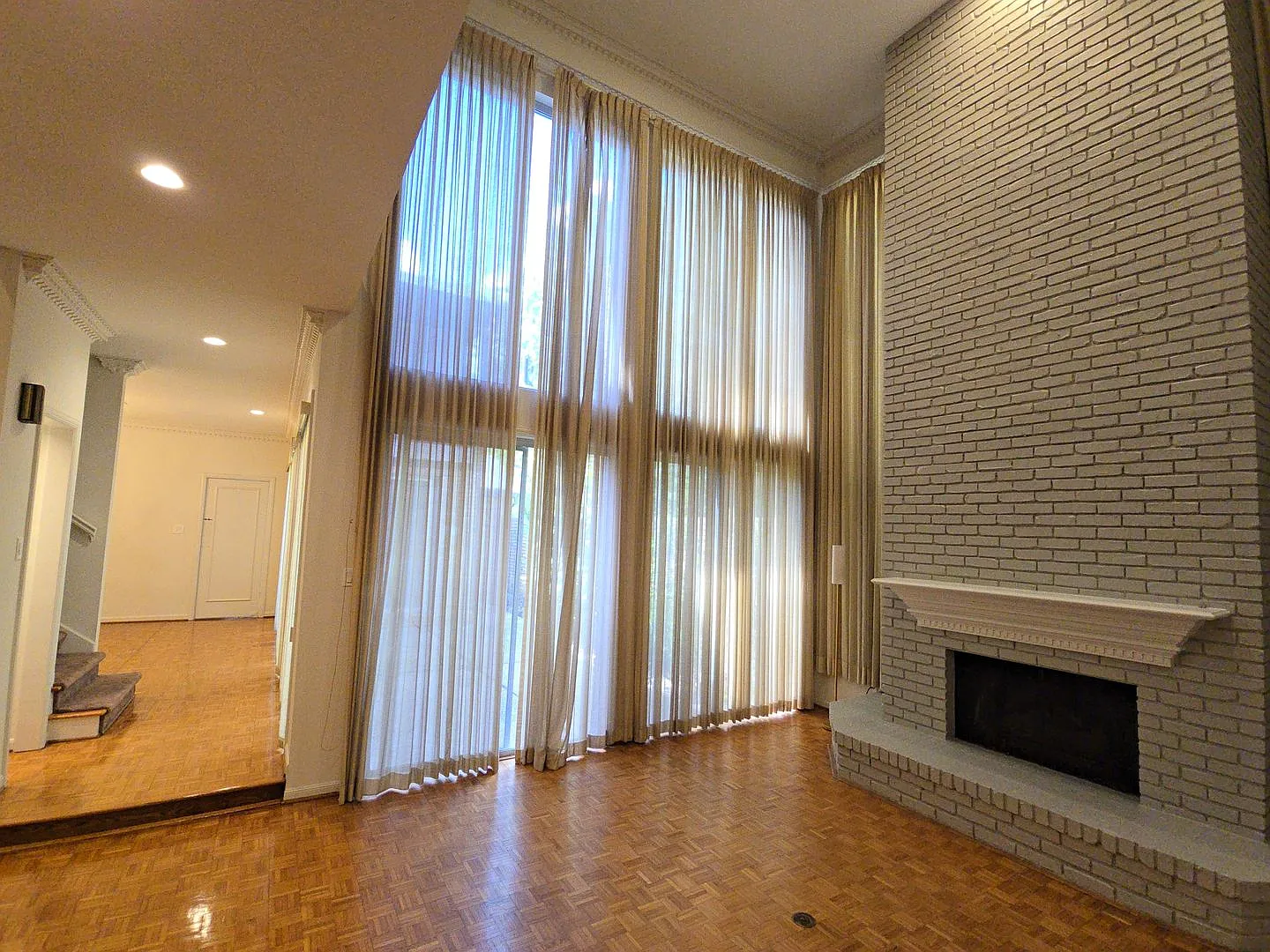 9731 Briar Forest Dr **Ask About Our No Cash Deposit Option — Photo 4