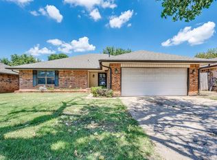 2713 Summerfield Dr, Edmond, OK 73012