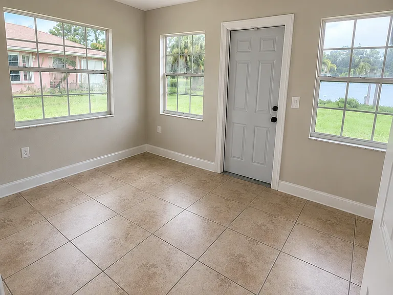 3105 Pellam Blvd — Photo 7