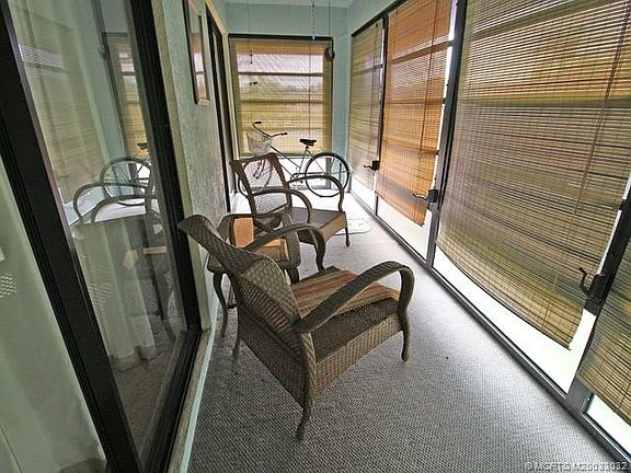 4th image of 301 SW South River Dr APT 207