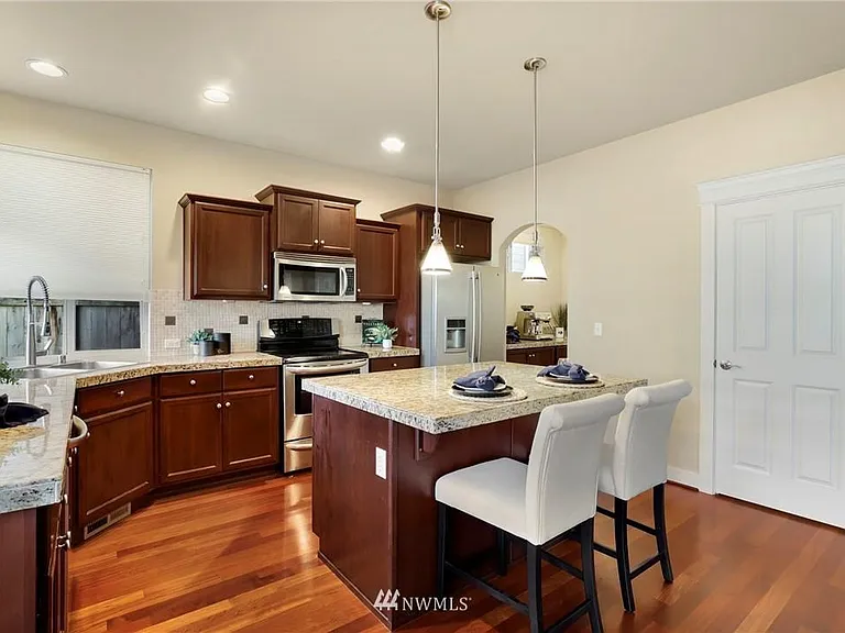 4450 Logan Dr NE — Photo 6