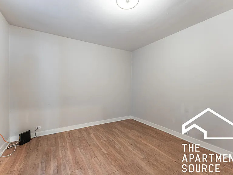 511 W Belmont Ave #2 — Photo 5