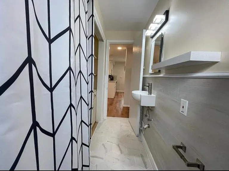 2053 Vernier Rd #1 — Photo 7
