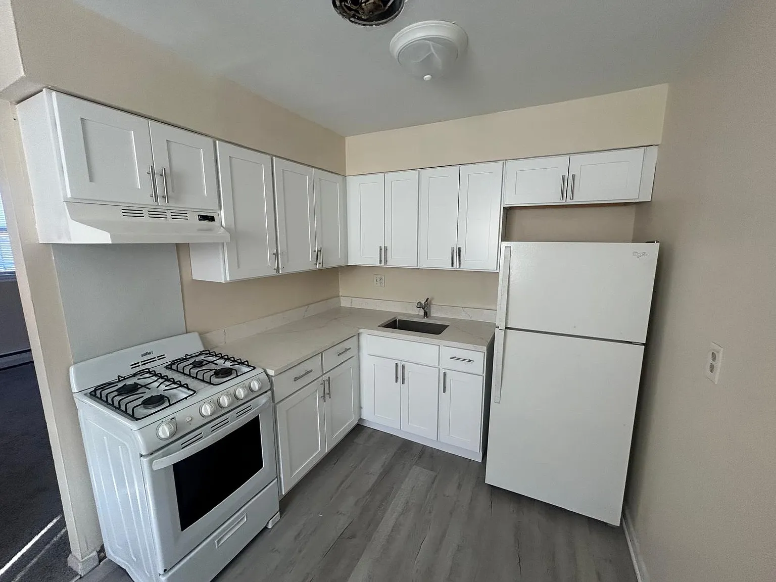 1 bed, 1000 sqft, $1,250 — Photo 1