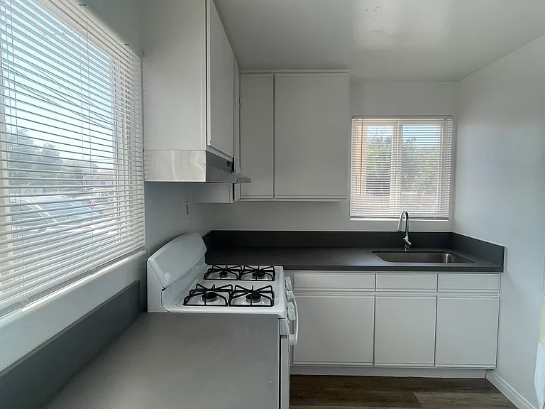6604 Kelly St — Photo 12