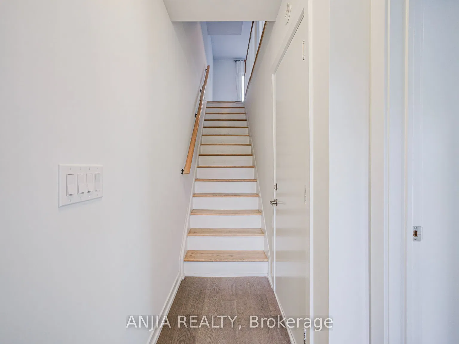 4 bed, $3,300 — Photo 4