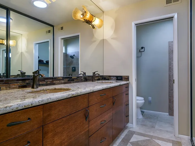 141 Turner Ave — Photo 28
