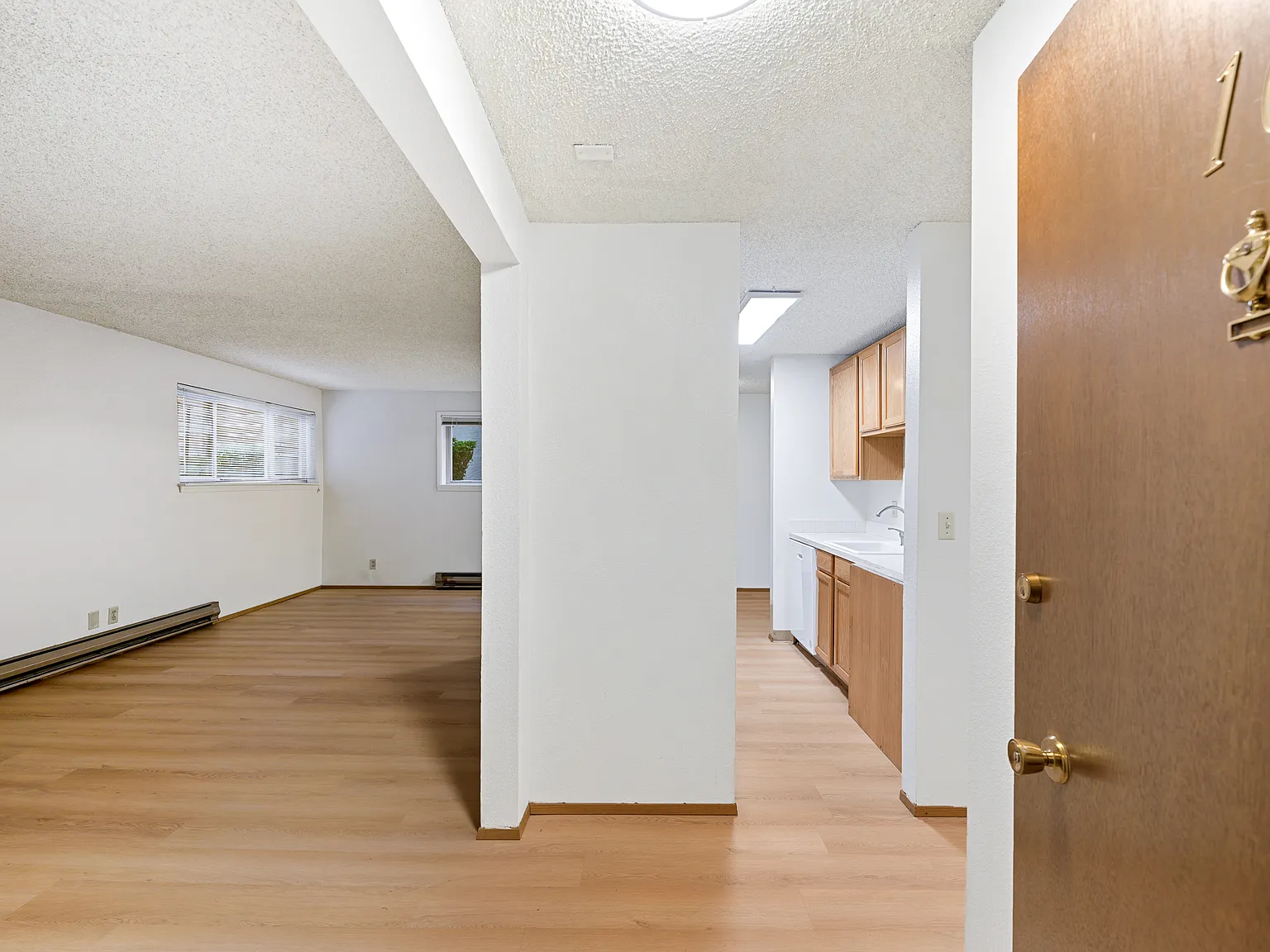 1 bed, 800 sqft, $1,875 — Photo 3