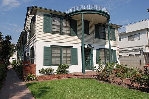 2nd image of 11815 Magnolia Blvd
