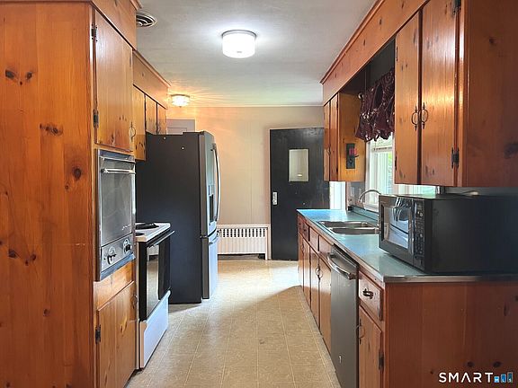 4th image of 213 Sherwood Drive