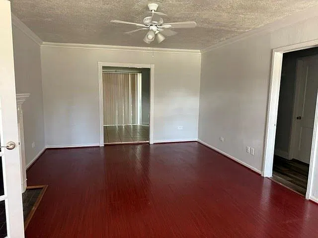 2 bed, 1.0 bath, 1337 sqft, $1,450 — Photo 2