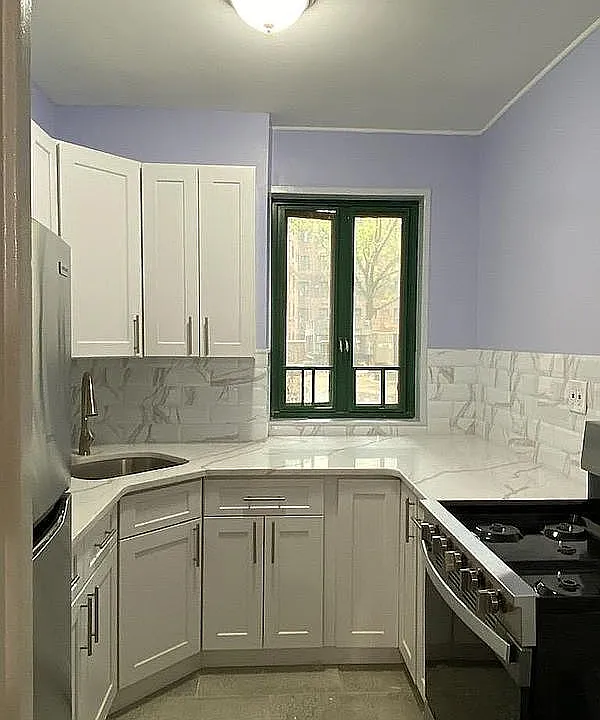 1527 Metropolitan Ave #2A