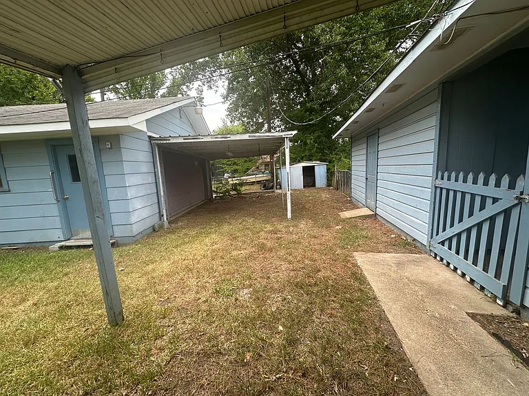 443 Janet Ln — Photo 24