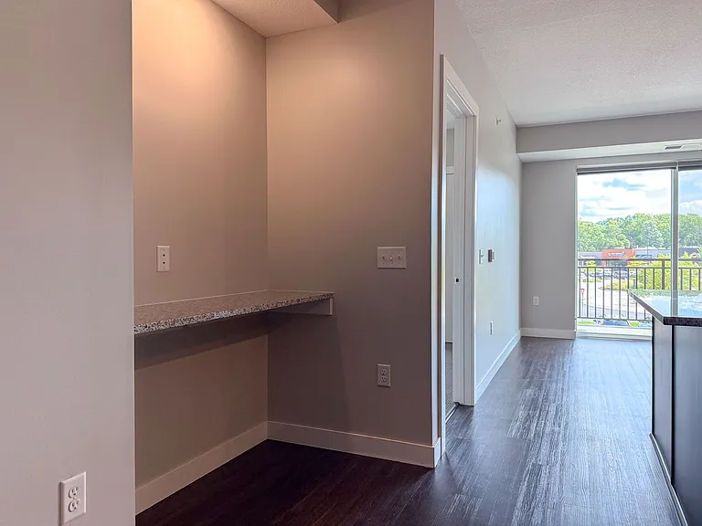 Red44 Luxury Apartments | Specials Available — Photo 28