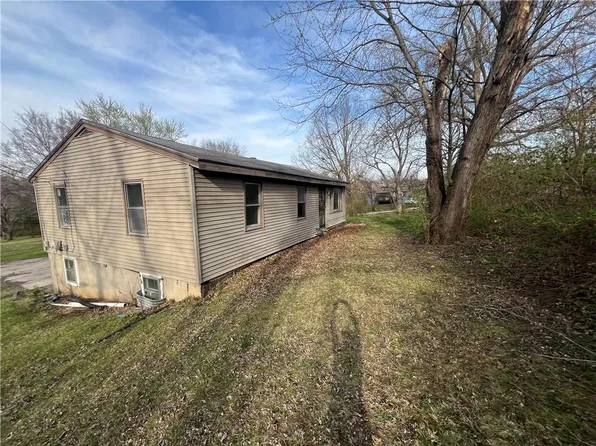 7102 E 55th St, Kansas City, MO 64129