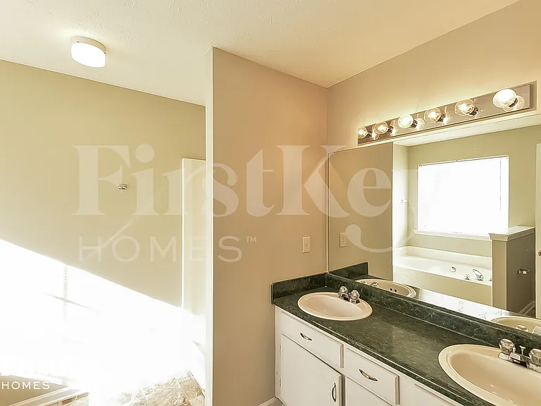 824 Rock Shoals Ct — Photo 15