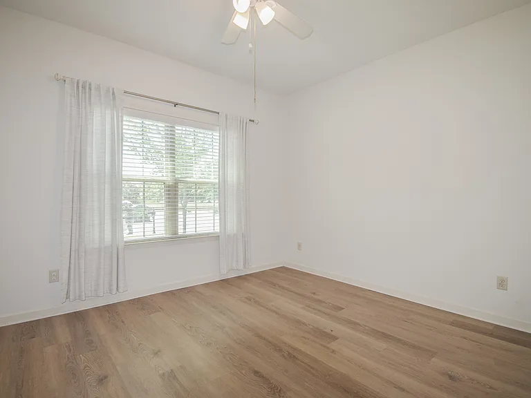 1369 Cloverbrook Cir — Photo 7
