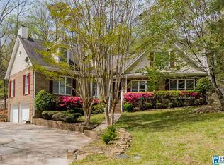 8712 Emerald Lake Dr W, Pinson, AL 35126
