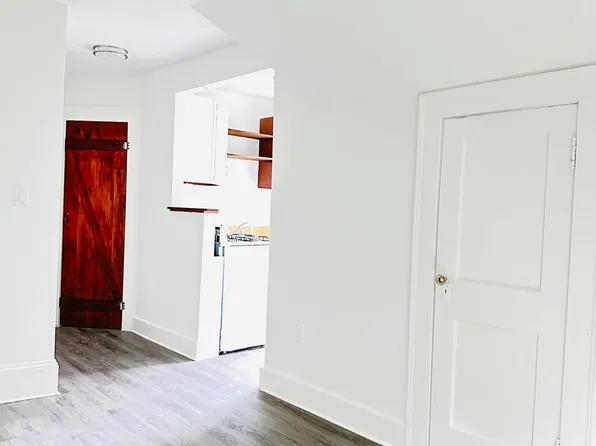 366 W Thames St #3, Norwich, CT 06360