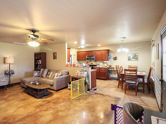 5th image of 732 E Broadway St