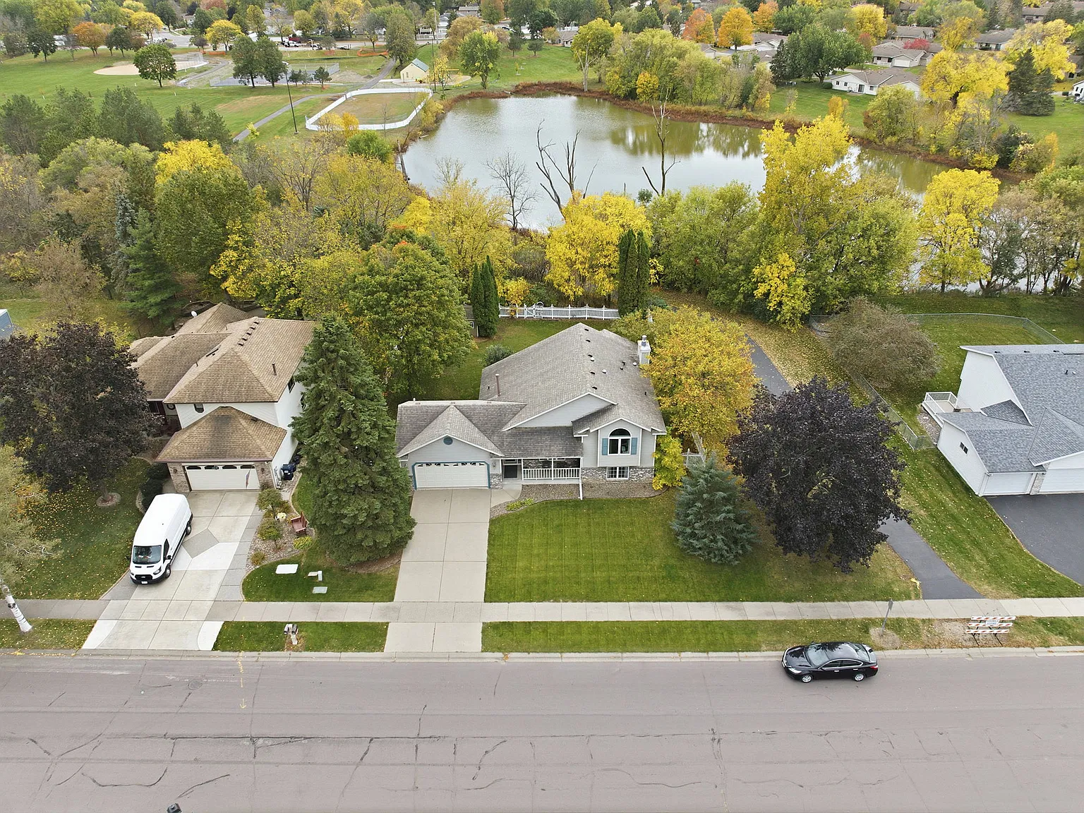 4 bed, 2100 sqft, $3,200 — Photo 4