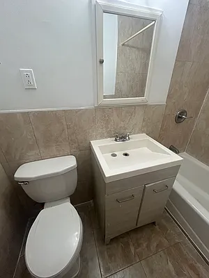 Rented by Manhattan Realty Group | media 22